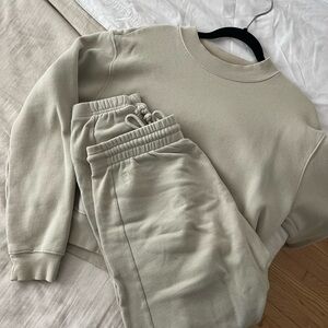 Cozy Beige Sweatshirt and Joggers Set